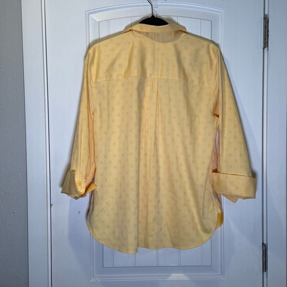 Chico's  Yellow No Iron Chic Stretch Polka Dot Chico’s Size 2 (12) or large - Picture 4 of 4